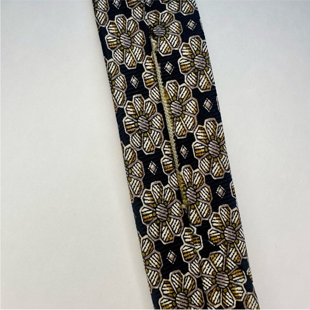 Vintage VALENTINO CRAVATTE Italian Silk 70’s Black Geometric Classic Tie, 4” - Picture 8 of 8
